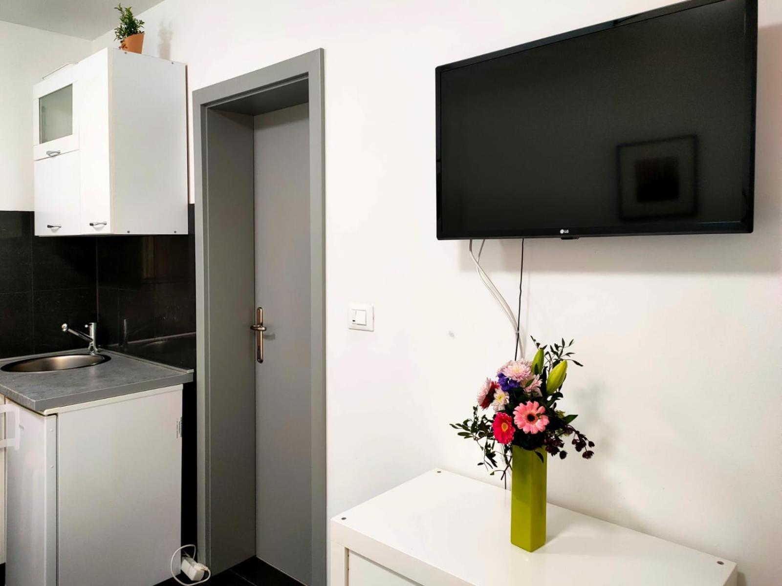 Rafael Apartments Медулин Экстерьер фото